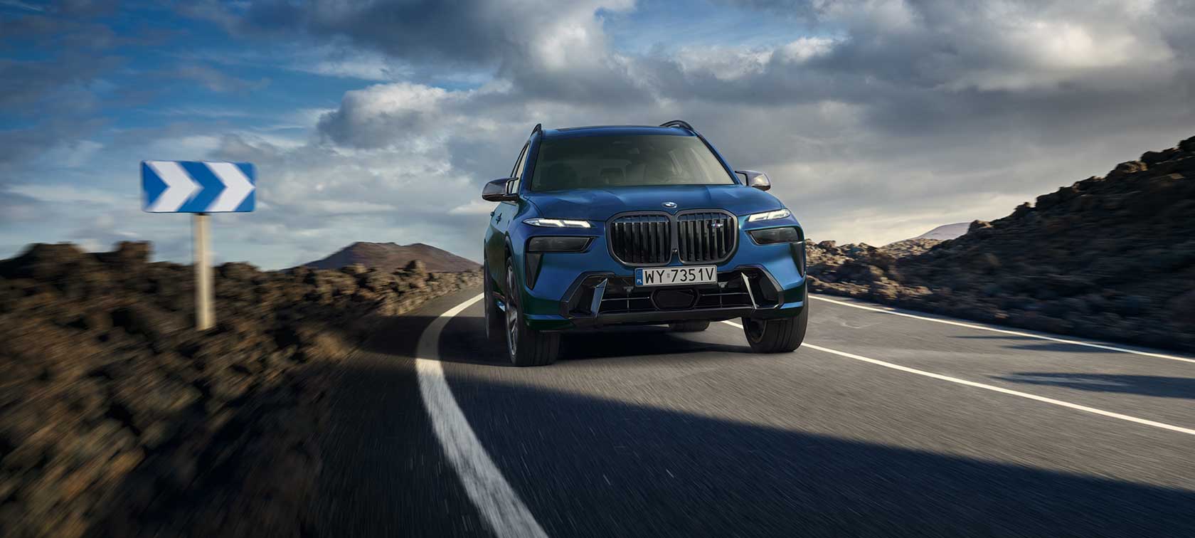 BMW X7.